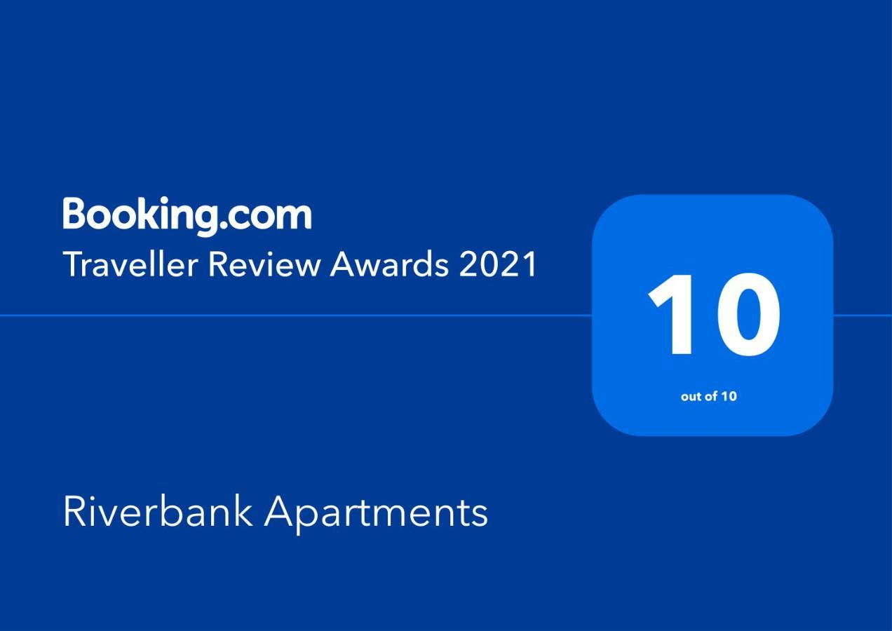 Riverbank Apartments 네언 외부 사진